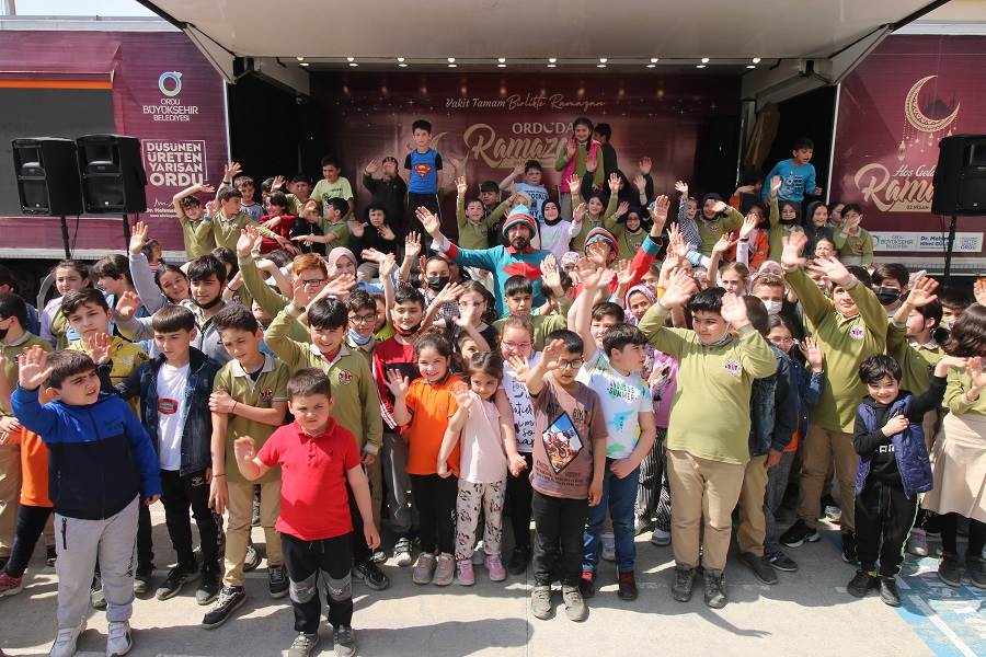 RAMAZAN COŞKUSU KUMRU’YA TAŞINDI   